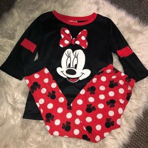 DISNEY Super Soft Poke A Dot Minnie Mouse Pajamas!